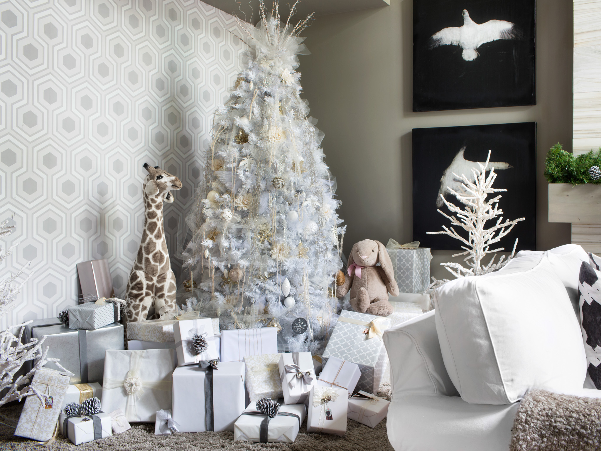Top 40 Gorgeous White Christmas Tree Decorations Christmas inside White Christmas Home Decor