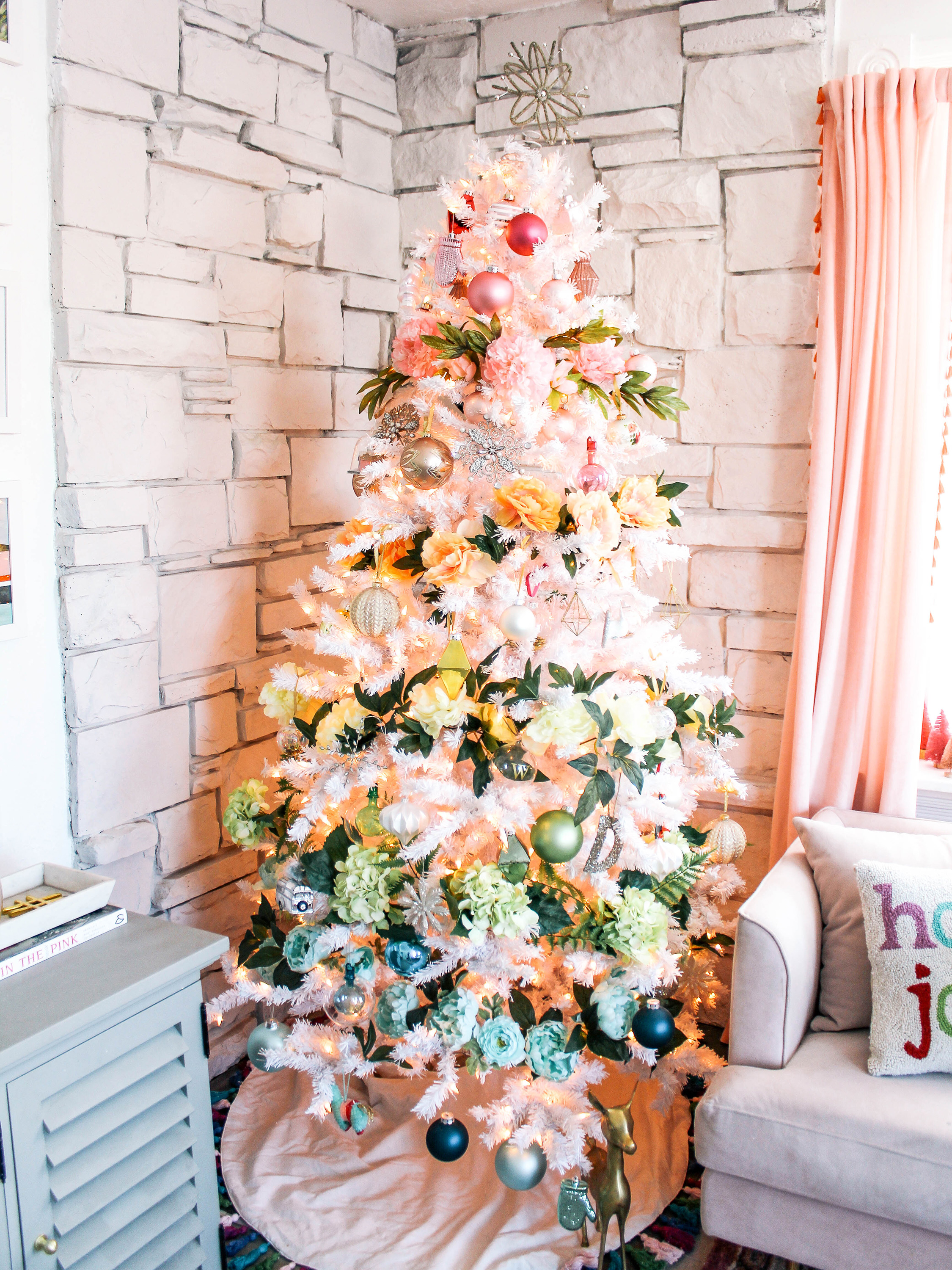 Dark Green Snow Covered Thin Luxury Christmas Tree Tinsel Decoration 